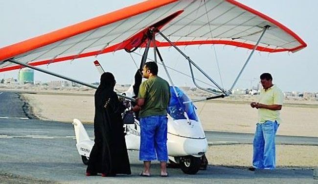 بالصور: سعوديات يحققن آمال القيادة بالطيران الشِّراعي