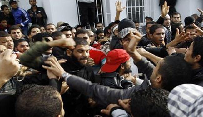 تونس... 5 جرحى في مواجهات بين طلاب ويساريين