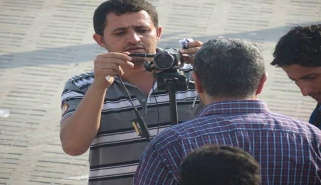 جهات امنية بعدن تهدد مراسل قناة العالم بالضرب وتصادر كامرته