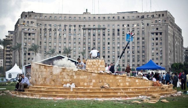 مئات المصريين يحيون ذكرى تظاهرات مناهضة للجيش
