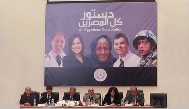 صور/ ما علاقة الايرلنديين والاميركيين والموديلز بالدستور المصري؟!