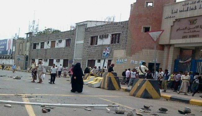 مقتل 3 جنود بتفجير استهدف ادارة الامن العام في عدن