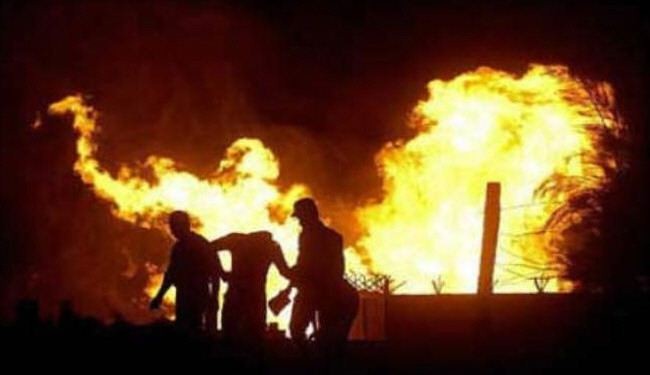 مسلحون قبليون يفجرون انبوبا للنفط في جنوب اليمن