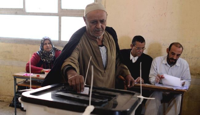 قتلى وجرحى باشتباكات في اول يوم من الاستفتاء على الدستور