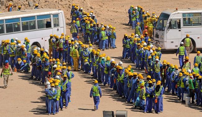 منظمة حقوقية: وفاة 400 عامل نيبالي في قطر