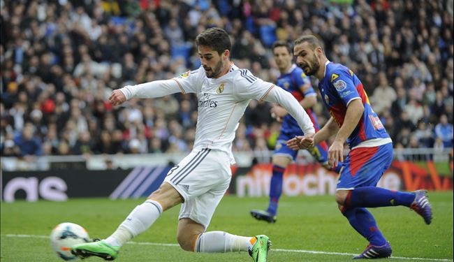 ريال مدريد ينفرد بالصدارة موقتا