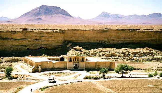 کاروانسرای ایزدخواست - فارس