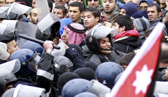 نحو الف متظاهر قرب سفارة اسرائيل في عمّان