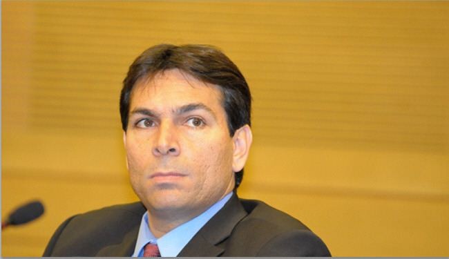 مسؤول اسرائيلي يهدد بالاستقالة حال الافراج عن الدفعة الرابعة للأسرى