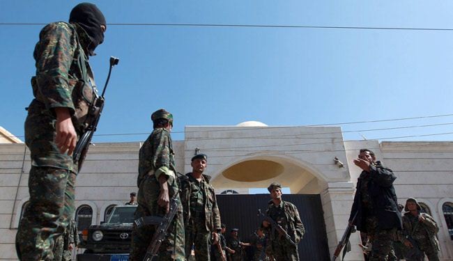مقتل جنود يمنيين ومسلحين بينهم سعوديون بهجمات للقاعدة