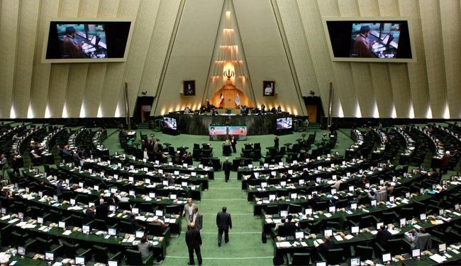 نواب ايرانيون يقترحون تعليق المفاوضات النووية ردا على قرار اوروبي