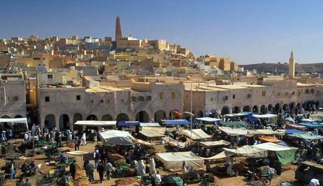 ميزابيون يتظاهرون في الجزائر العاصمة للمطالبة بعودة الهدوء لغرداية