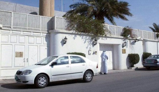 السعودية تغلق سفارتها في طرابلس وتجلي كامل بعثتها