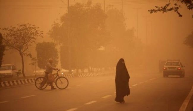 عاصفة رملية شديدة تضرب طهران وتسبب مصرع 5 أشخاص