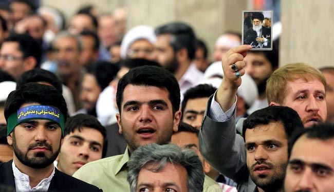 ثبت لحظه‌هایی زیبا از دیدار قاریان قرآن با رهبری