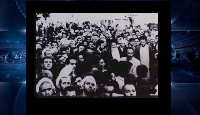 الامام الخميني في عزاء الامام الحسين عليه السلام