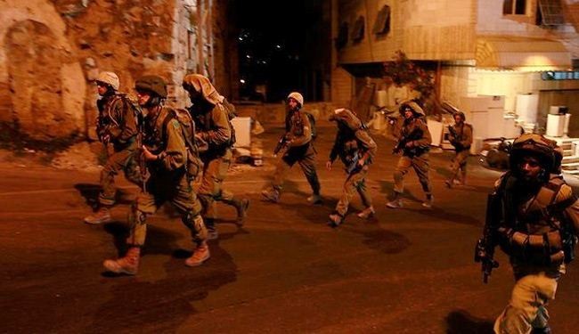 الاحتلال يشن حملة اعتقالات واسعة بالضفة بحثاً عن مخطوفيه