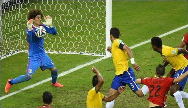 تالق حارس المكسيك في مونديال البرازيل