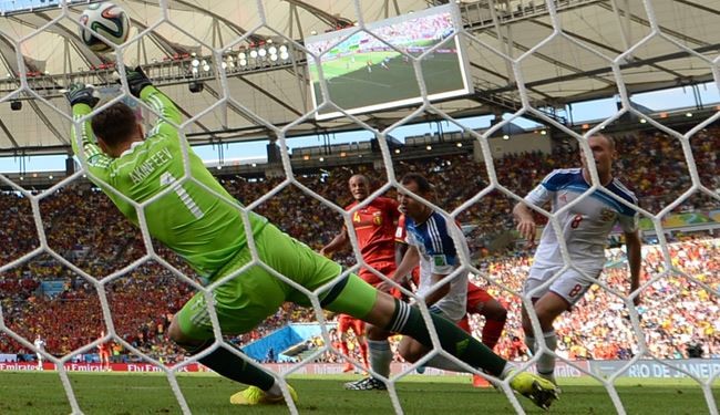بلجيكا تتجاوز روسيا وتصعد إلى الدور الثاني من كأس العالم