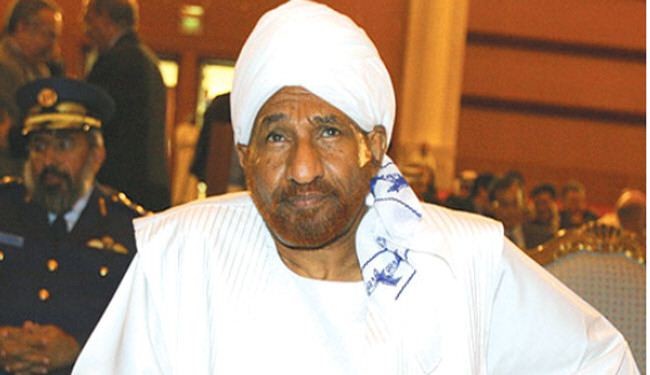 الصادق المهدي يصل الى القاهرة في زيارة لعدة أيام
