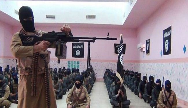 شاهد بالصور.. داعش أثناء تدريبات قتالية في الموصل
