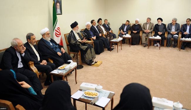 قائد الثورة يدعو لترسيخ الروح الثورية والاعتماد على الطاقات الذاتية