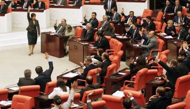 ارتش ترکیه برای حضور در ائتلاف ضد داعش مجوز گرفت
