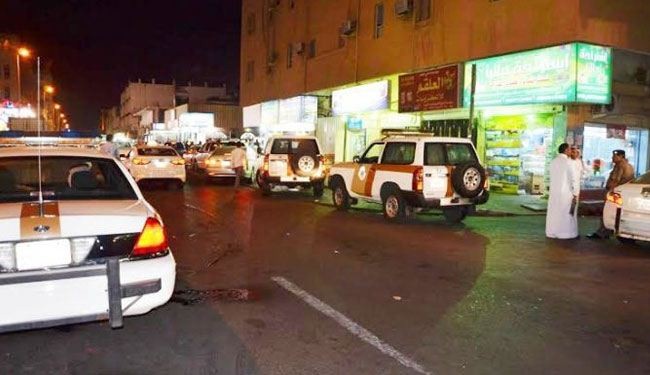 ملثمان يطلقان النار على شابين في العوامية