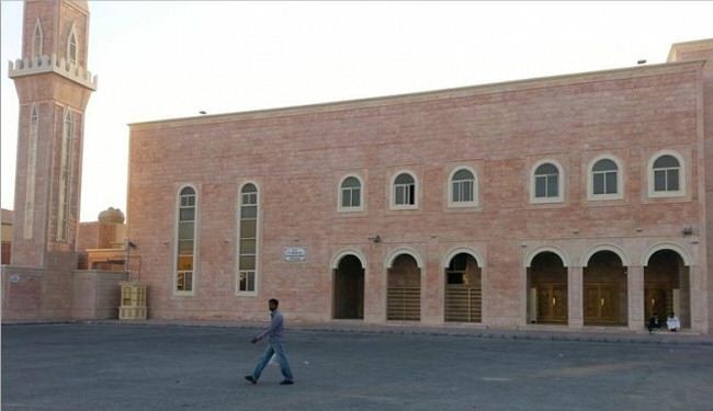 السعودية: عزل إمام جامع لعن المصلين ودعا عليهم بـ