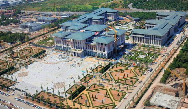 بالصور/اردوغان يكشف قصره الفخم اثناء زيارة البابا