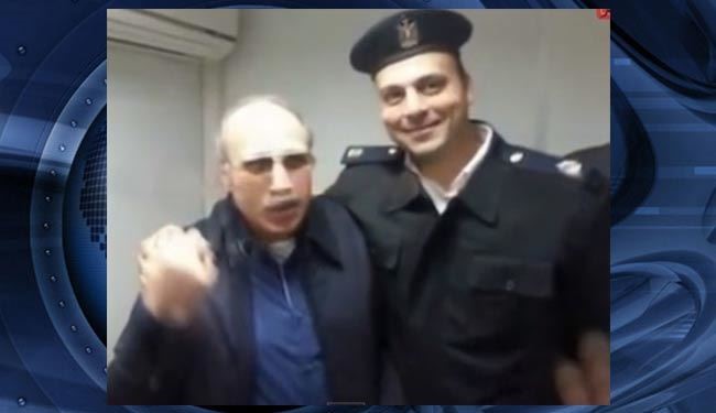عکس سلفی وزیر کشور مبارک پس از تبرئه شدن
