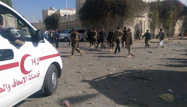 صور خاصة؛ انفجار سيارة مفخخة قرب منزل السفير الايراني بصنعاء