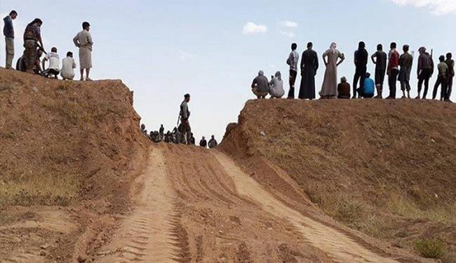 داعش موصل را با خندق جدا می کند