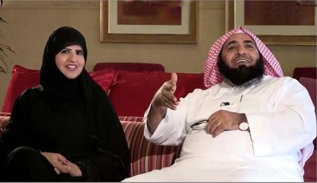 ظهور زوجة الشيخ الغامدي دون نقاب يثير الجدل في السعودية