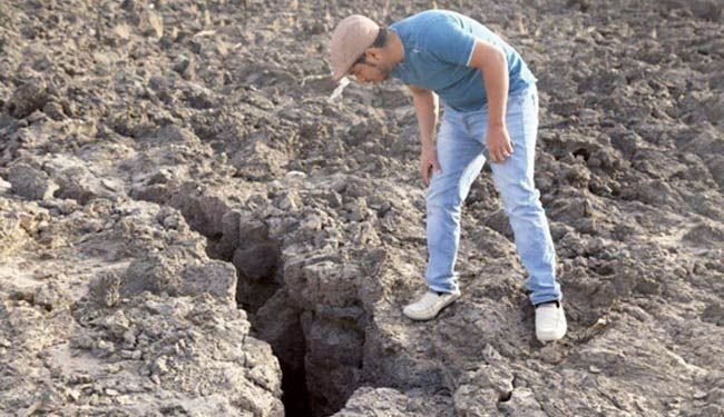 بالصور.. تشققات أرضية تثير المخاوف بالمدينة المنورة