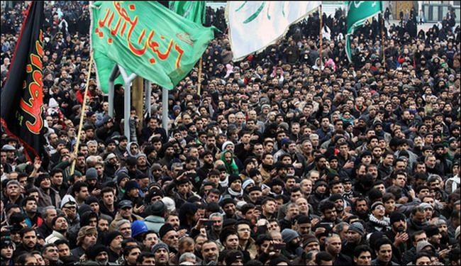 بالصور: آلاف الزوار يحيون ذكرى استشهاد الامام رضا(ع)