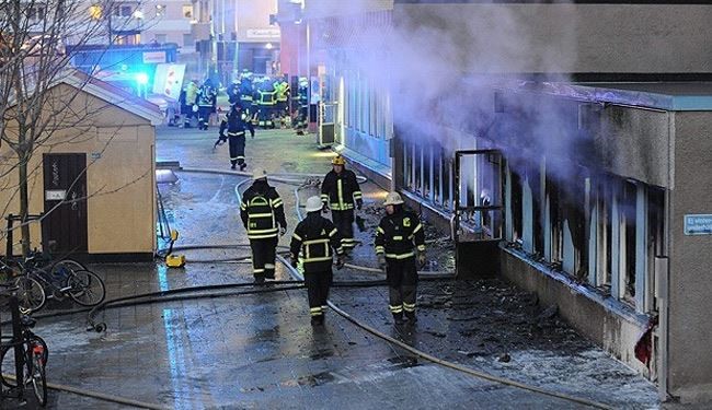 إدانات حكومية وتضامن شعبي ضد حرق مسجد في السويد