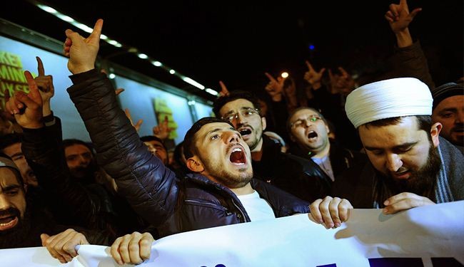 تنديد واسع بنشر صحيفة شارلي إيبدو الرسوم المسيئة
