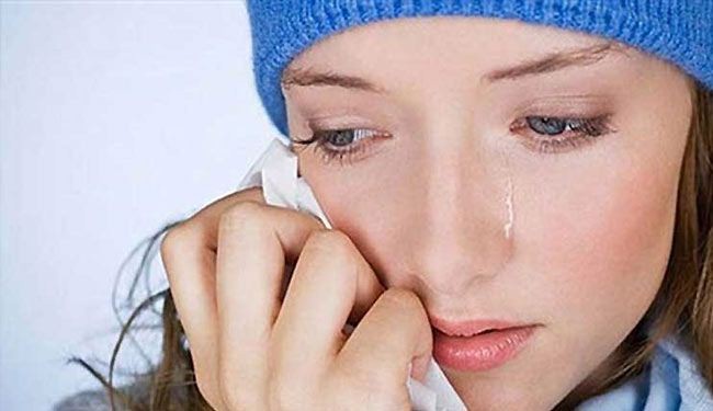 لماذا تبكي المرأة أكثر من الرجل.. أليك السبب