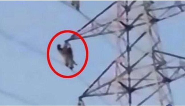 فتاة صينية تنتحر صعقًا بالكهرباء!