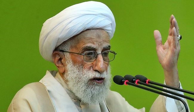 آیة الله جنتي: التکفیر قضیة سیاسیة ولیست دینیة ومذهبیة