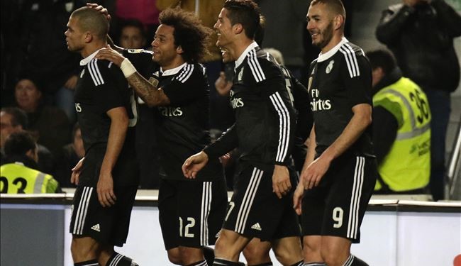 ريال مدريد يتجاوز إلشي بصعوبة ويقبل هدية البارسا