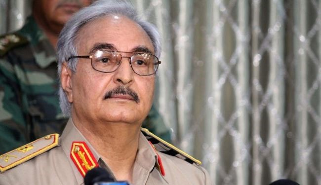 حفتر يؤدي اليمين الدستورية كقائد عام للجيش الليبي