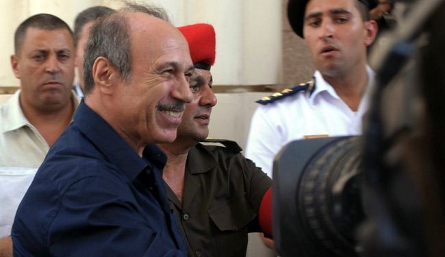 آخر رموز نظام مبارك يصل منزله إثر تبرئته من قضية فساد