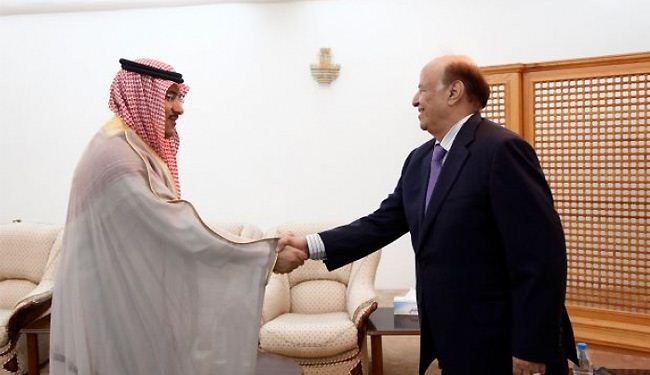 هادي يستنجد وحشود عسكرية سعودية على الحدود اليمنية