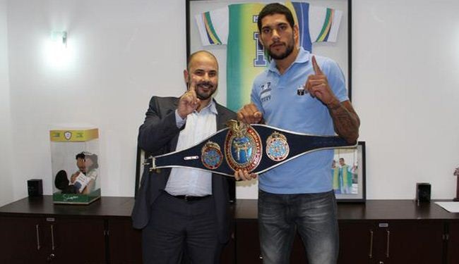 من هو اللاعب العالمي الذي اعتنق الاسلام ؟