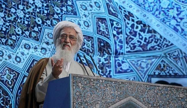 خطیب جمعة طهران يدعو امیرکا للتخلی عن الکذب والمراوغة