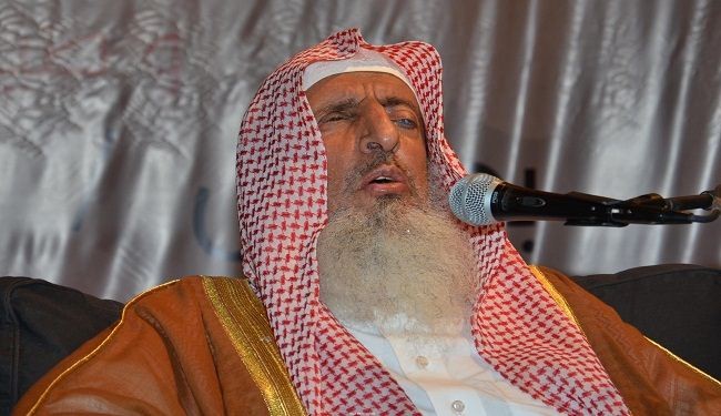 مفتي السعودية يعلن الحرب على بيع الكلاب والقطط..!