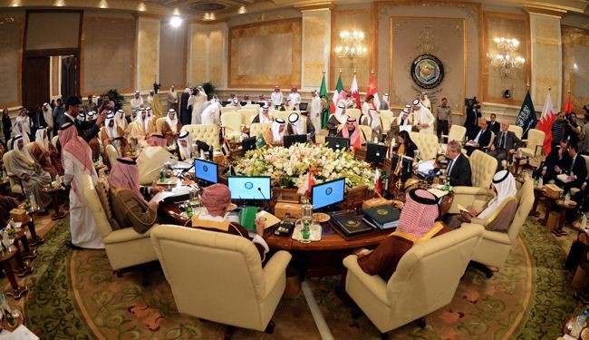 فرنسا تخترق التحالفات التقليدية لمجلس التعاون