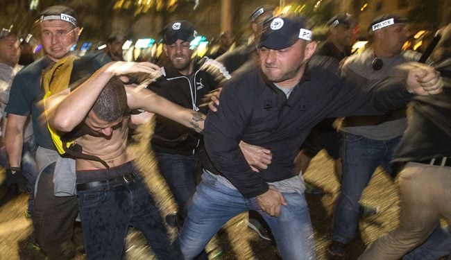 بالصور؛ مواجهات عنصرية بين شرطة الاحتلال ويهود اثيوبيين